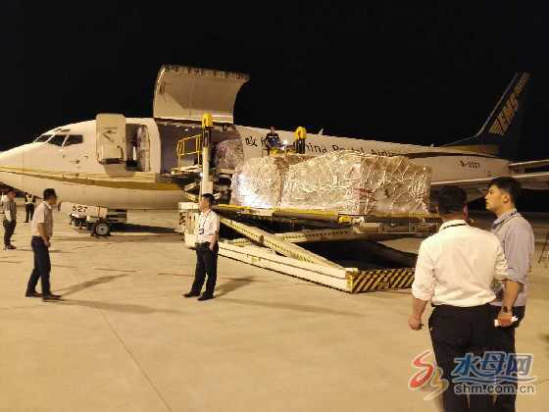 烟台大樱桃坐上EMS邮政速递专机头等舱首飞