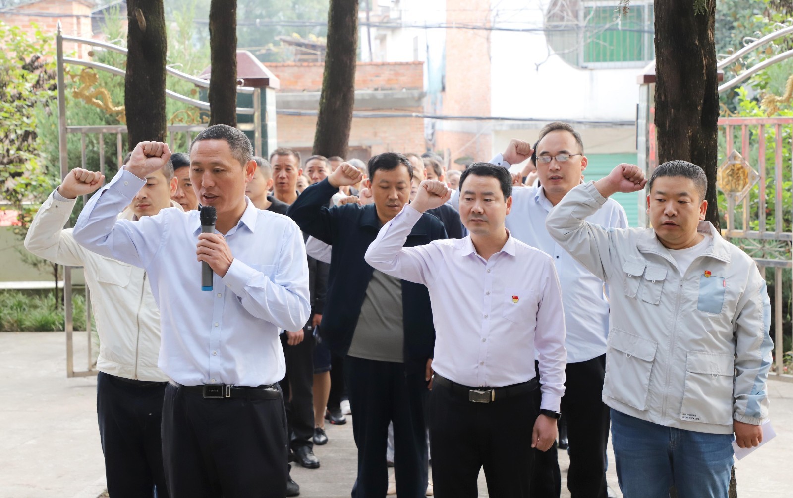 西峡县桑坪镇:不忘初心 祭奠烈士(图1) 西峡县桑坪镇:不忘初心 祭奠烈士(图1)