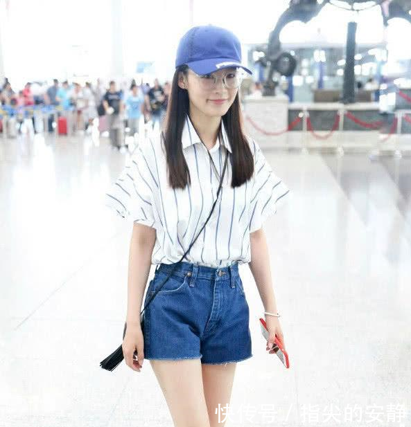 当林允儿和李沁同穿牛仔短裤,终于明白腿长和