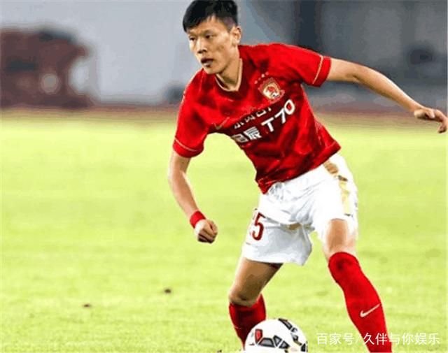 C罗女友算什么?国足后卫邹正的女友才叫女神