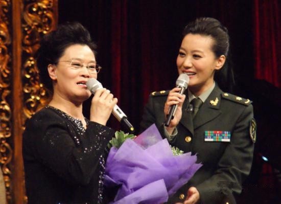 《歌手》舞台谭晶实力夺冠,看她从艺经历才知