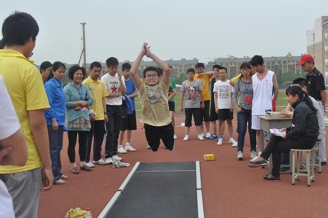 2018中考体育考试分值涨到60 篮球足球排球设