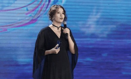 傅园慧穿礼服走红毯, 真的超级美!