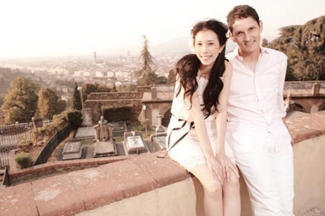 嫁给外国人的五大明星,陈鲁豫最凄惨,最佩服第