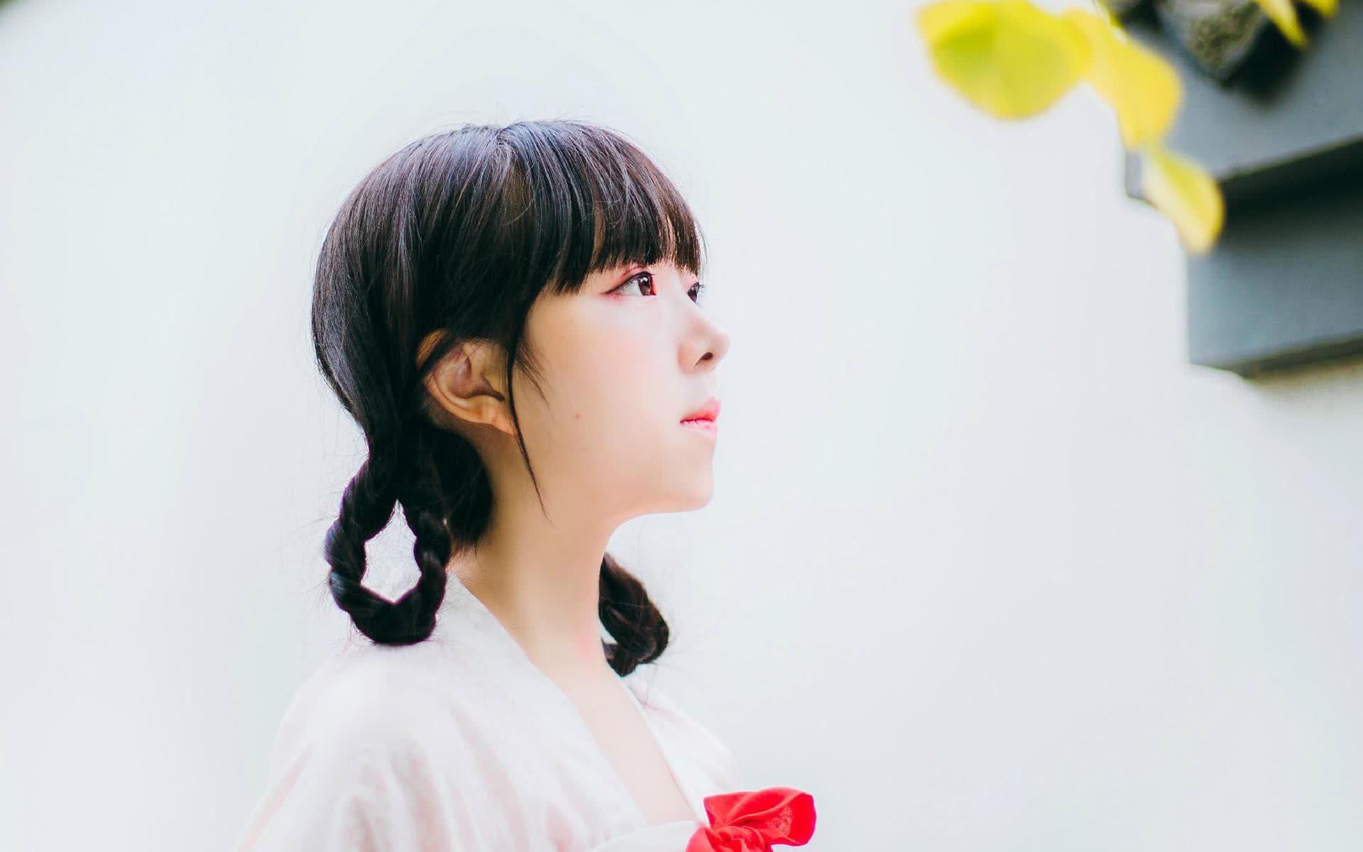 读睡精选古诗词 熏风解愠眼眉柔,暮色倾辉上小