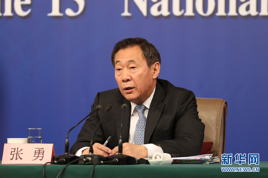 发改委： 900万人次“老赖”被限制购买机票