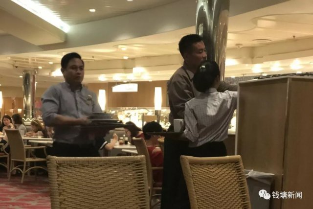 姑娘在豪华游轮工作月薪2万:绝不能与客人暧昧