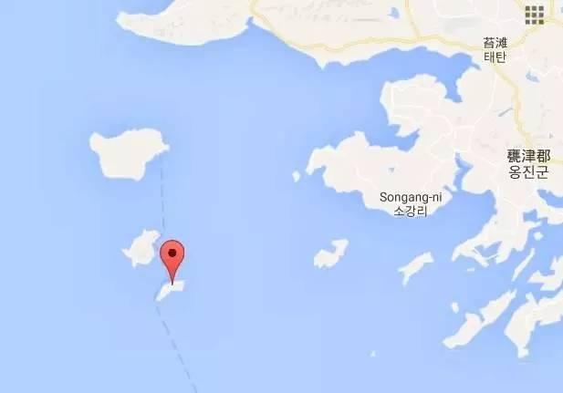 韩国仁川海洋警备安全署9日表示,一艘中国渔船7日在仁川市瓮津郡小青岛海域时涉嫌非法捕鱼,撞沉韩国海警快艇后逃逸。