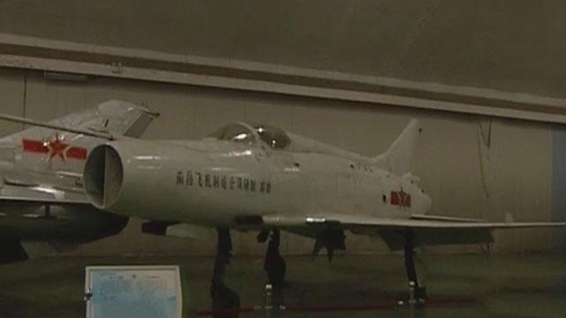 中国航空博物馆内实地探访歼-12 中国航空博物馆内实地探访歼-12