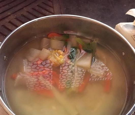 杨紫为减肥清水煮萝卜都吃得下,饿到睡不着是