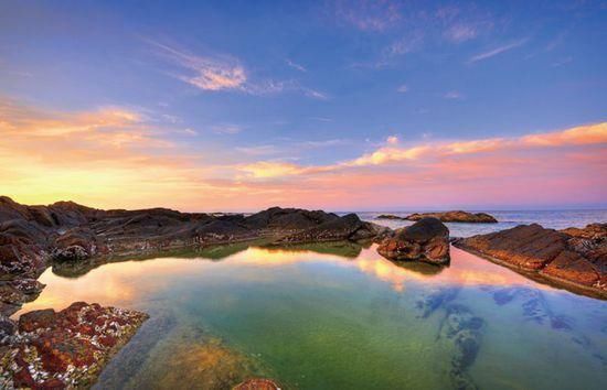 海南正在修建一条高速公路,途经7站,于2019年