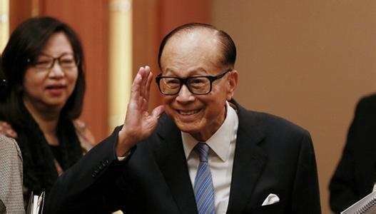 李嘉诚对待手下的人怎么样?看完真的让人非常
