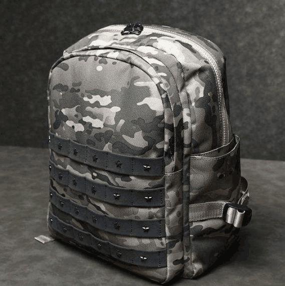 绝地求生:背包满了我们该怎样做?大神一般都会选择丢这些东西