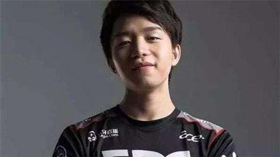 Uzi想拿2018德玛杯冠军,得先问问EDG和IG