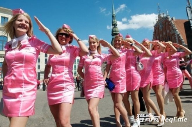 近几年，在拉脱维亚婚介行业成了热门职业。很多女孩想要通过国际婚介所，到国外寻找自己的白马王子。