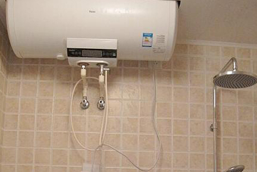 家用洗澡用燃气热水器好还是电热水器好?算完
