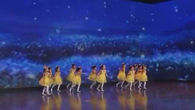 金光闪闪 萌娃精彩演绎舞蹈《我们都是小星星》 金光闪闪 萌娃精彩演绎舞蹈《我们都是小星星》
