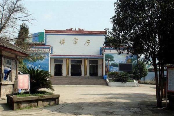 在殡仪馆上班的人,一个月到底能赚多少钱?听听