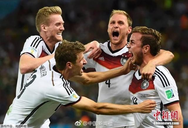 德国队主教练勒夫敲定世界杯27人初选名单 拜