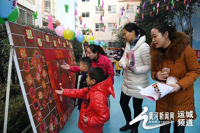 闻喜海天新教育幼儿园展示幼儿迎新春作品