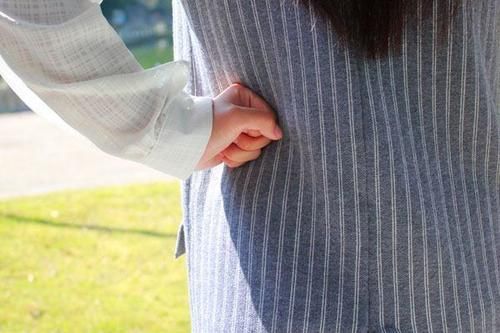 腰间盘突出怎么锻炼 简单招式治疗腰部问题