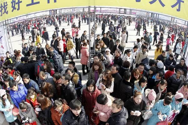 刚大学毕业的90后,在深圳月薪多少才算正常?听