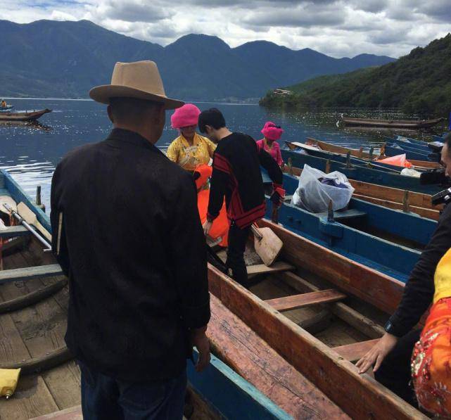 王源易烊千玺新节目,一个客栈一个旅社,粉丝:可