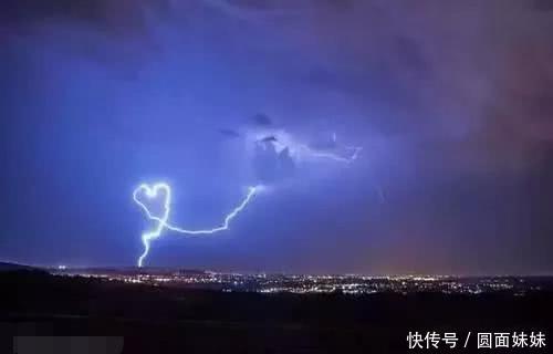 搞笑GIF:当篮球场被广场舞大妈们占领时,哥们