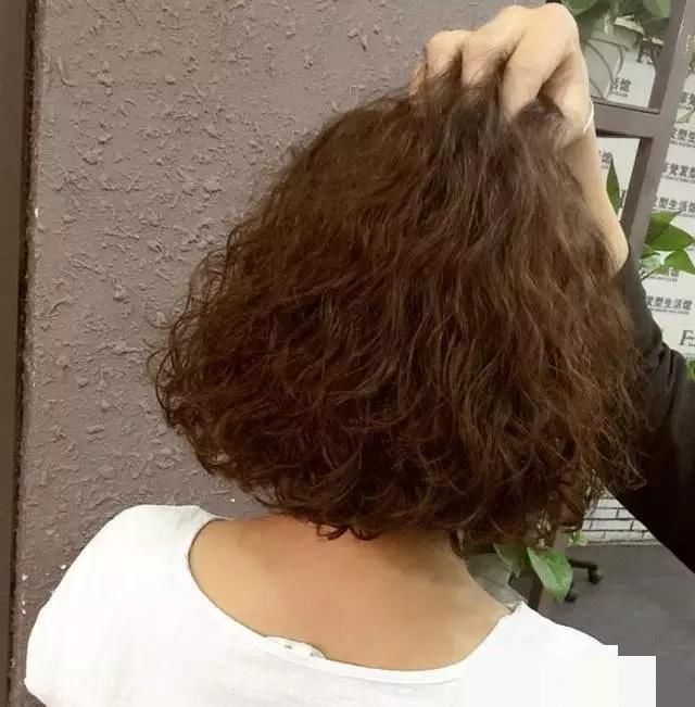 头发细软头发少不知道怎么做发型?沙宣烫发适