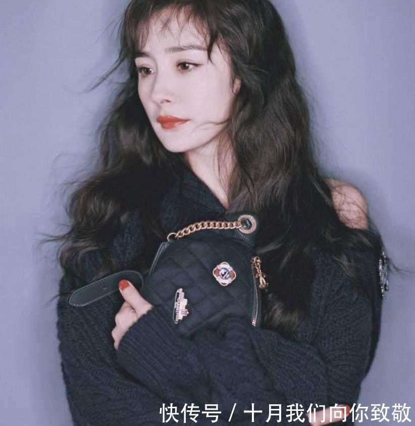 大夏天杨幂穿毛衣走红毯, 杨幂回应主持两个字