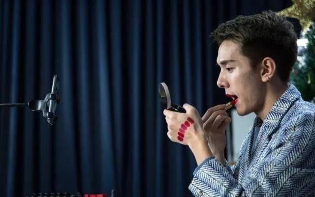 淘宝女主播一年带货7个亿,收入超章子怡!