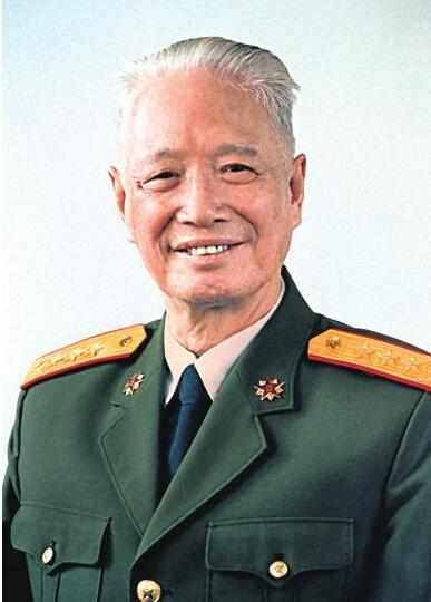 在十大元帅中,刘帅的后代出将军最多,4个少将.