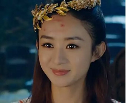 赵丽颖的星星眼热巴的桃花眼,都不如她撑起整