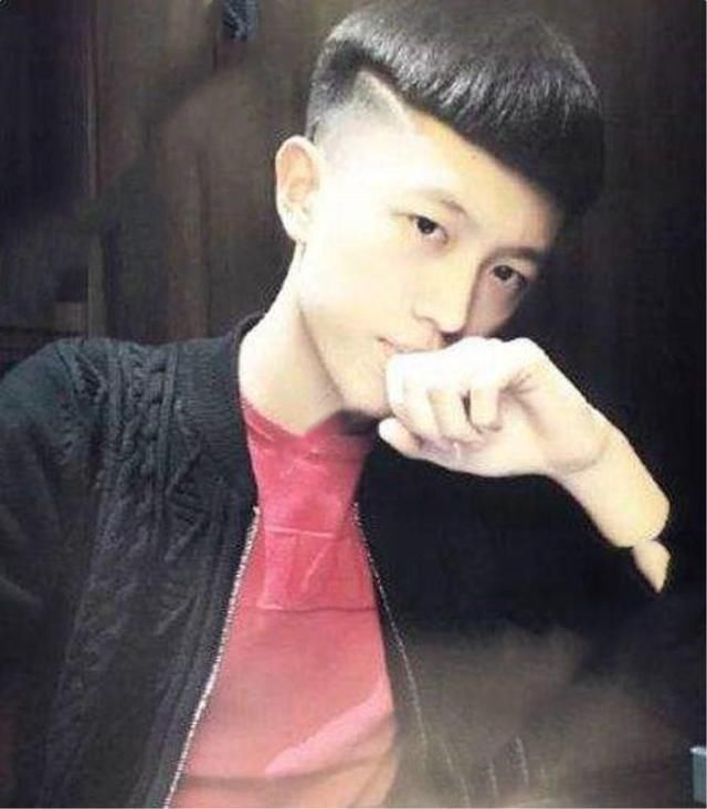 祁天道:被称为快手户外主播第一人的他,直播人气一直稳定,而且铁粉居