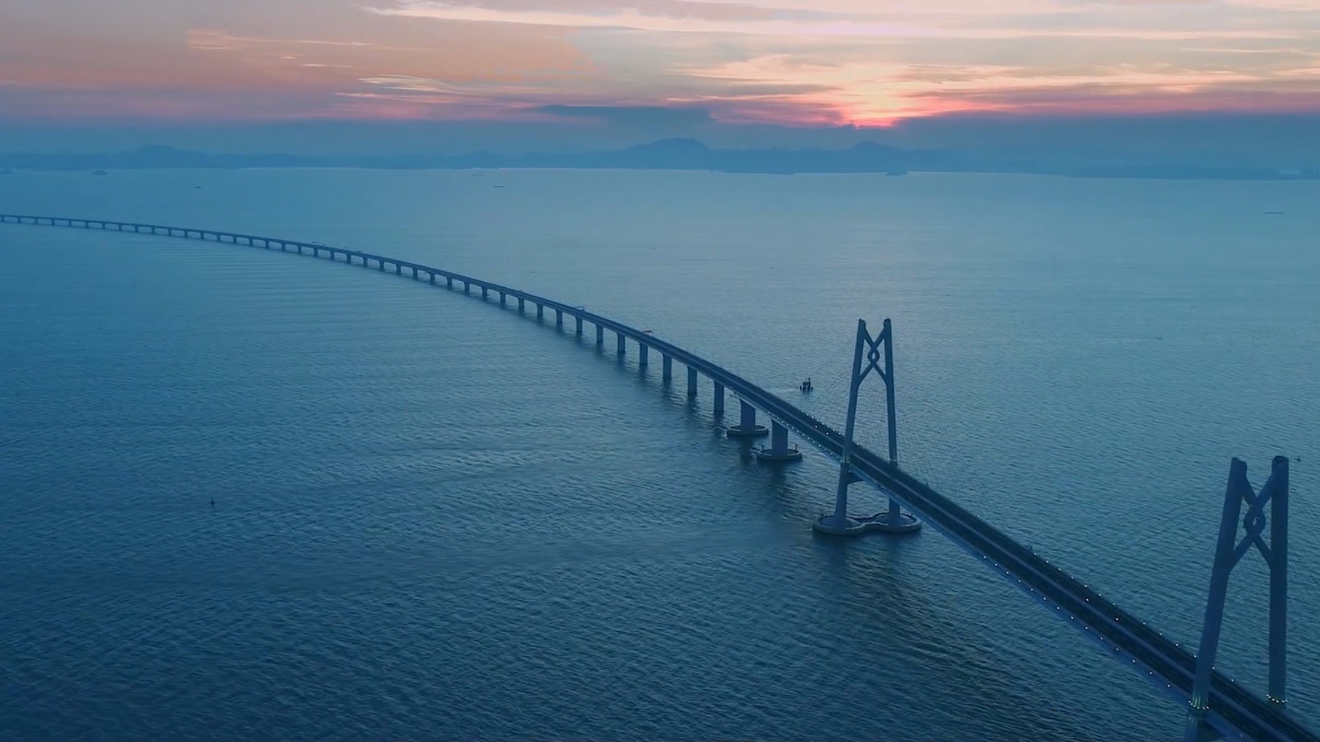70年70人|“爱香港”就是要让香港与国家联系得更紧密 70年70人|“爱香港”就是要让香港与国家联系得更紧密