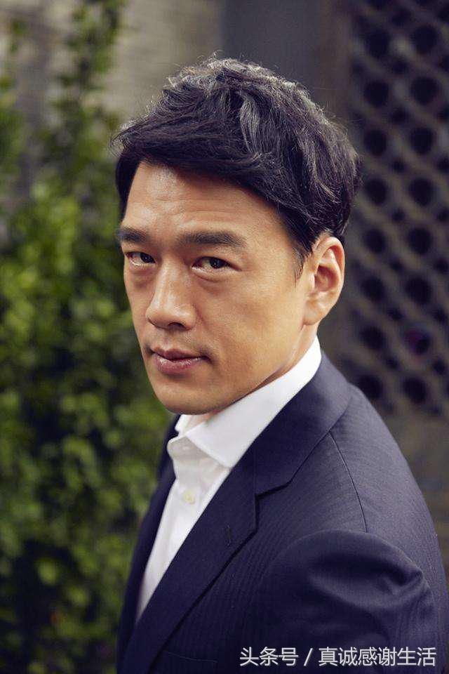 娱乐圈长的就有钱的男星,只有他一个,与生俱来的有钱人标准长相