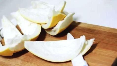 柚子皮泡脚治脚气吗 柚子皮怎么泡脚治脚气