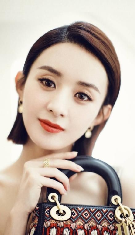 赵丽颖 身穿Dior 2018早春系列即将现身品牌秀