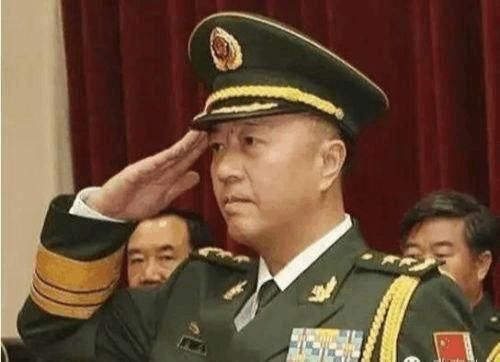 科普: 什么级别才能被授予中将军衔? 中将军衔