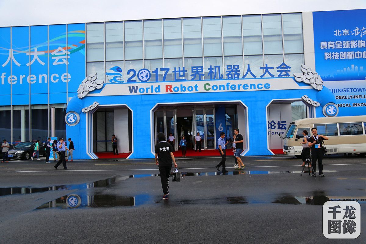 【预见机器人】各显神通 各国机器人军团炫目来袭(一) 【预见机器人】各显神通 各国机器人军团炫目来袭(一)