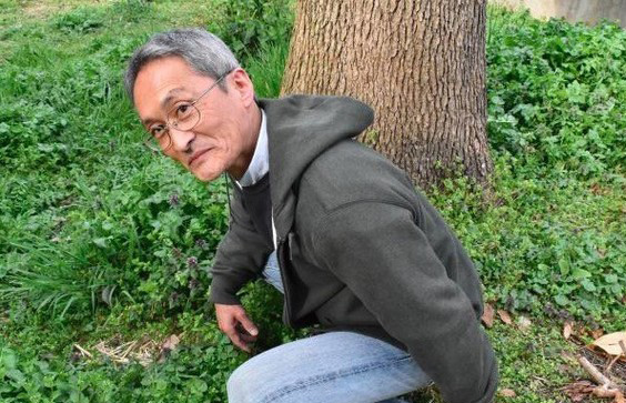 日本男子为环保野外如厕43年 爱妻离去仍无悔 日本男子为环保野外如厕43年 爱妻离去仍无悔