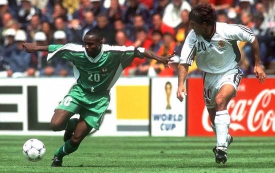 野兽足球的巅峰!一帮不知多少岁的bug,最暴力