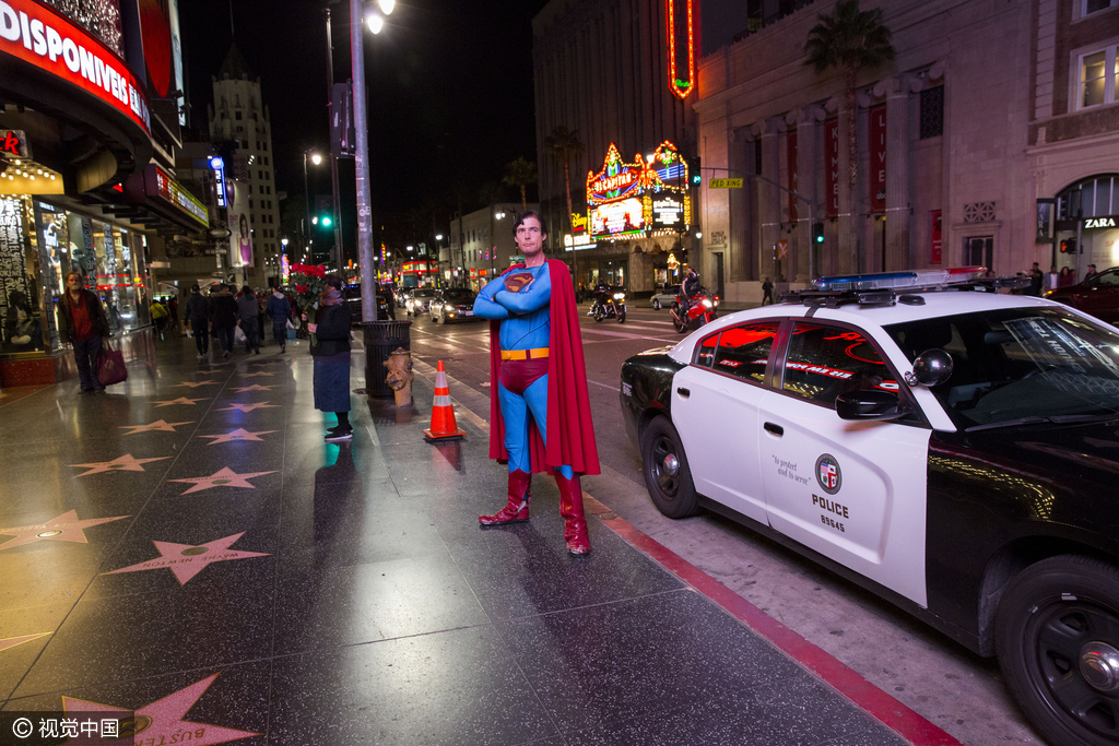 即便扮演的超人备受欢迎，但他在现实生活中却成了个流浪汉。