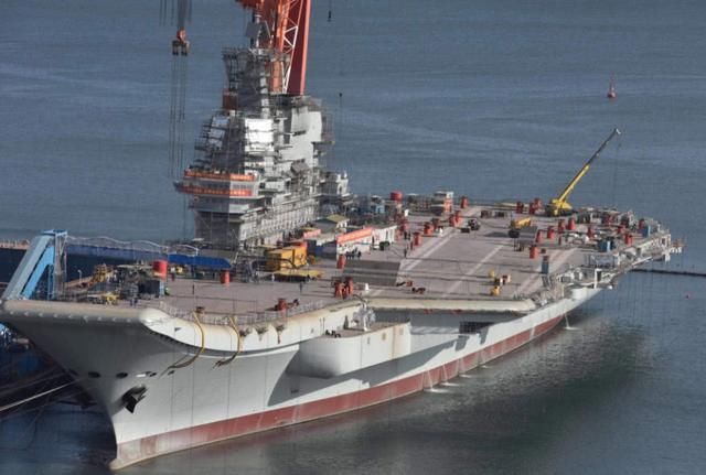 7天败家70亿美元,航母下水仅7天就漏水,裂缝多