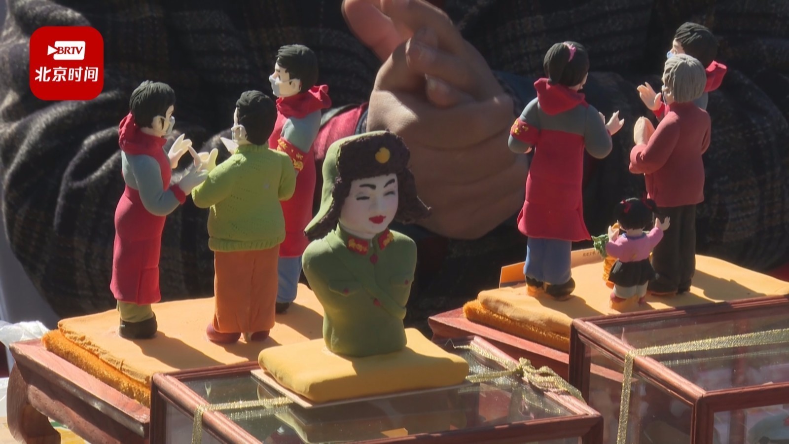 体育馆路街道举办雷锋资料展启动仪式