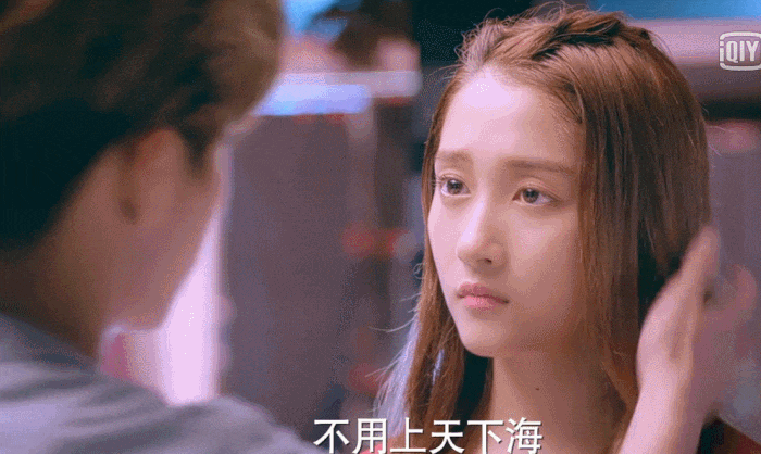 鹿晗、关晓彤终于吻上了,网友却留言:给鹿晗脚下垫块砖啊 鹿晗、关晓彤终于吻上了,网友却留言:给鹿晗脚下垫块砖啊