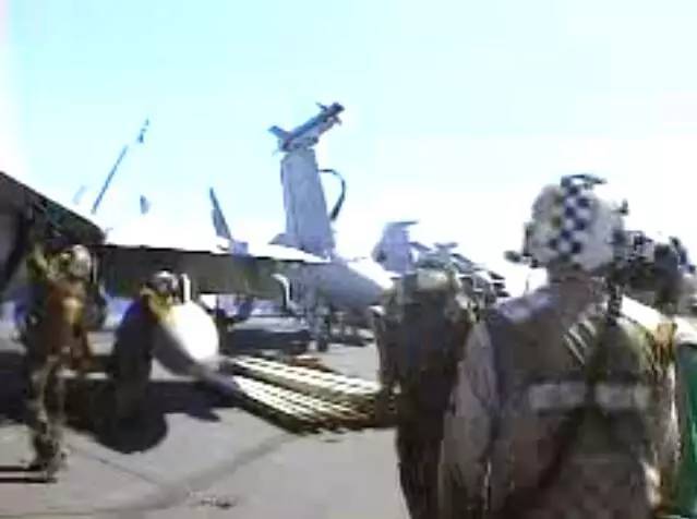 1996年解放军差点攻打台湾,美国航母差点来了