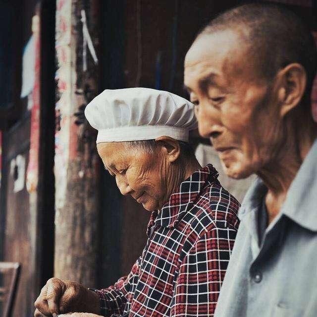 农村户口每年社保交四千多元,交15年以后能领