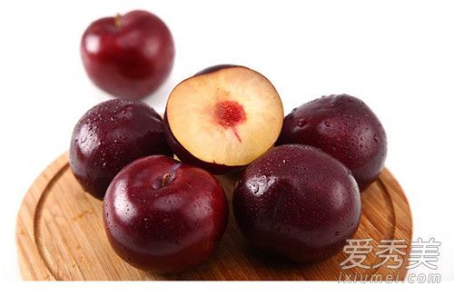 黑布林和红布林哪个甜 黑布林怎么挑选 黑布林和红布林哪个甜 黑布林怎么挑选