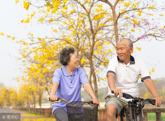 老人打算生前将房产过户给子女,不止赠与1种方